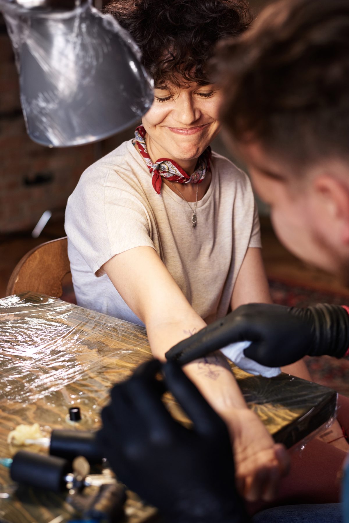 AI Αυτοματισμός για Tattoo Studios: Πώς η Τεχνητή Νοημοσύνη Αλλάζει τον Κλάδο το 2026