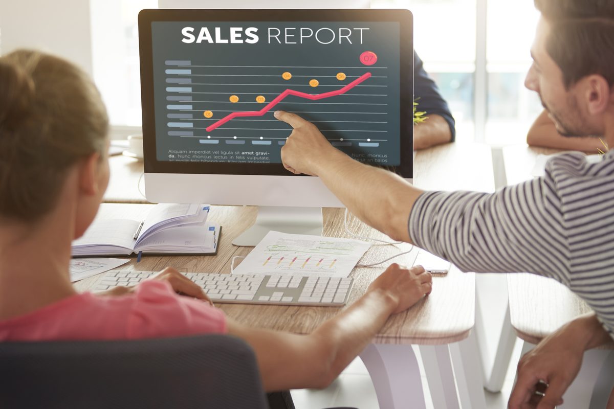 AI CRM: Πώς τα Έξυπνα Συστήματα Πελατειακών Σχέσεων Βοηθούν τις Μικρές Επιχειρήσεις να Κλείνουν Περισσότερες Πωλήσεις το 2026